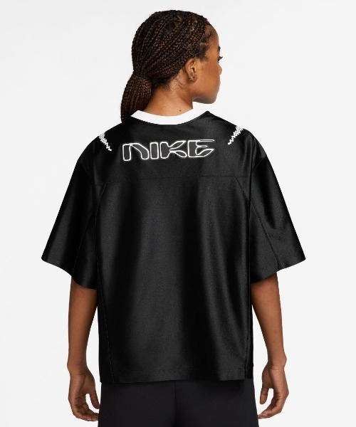 NIKE(ナイキ)の「NIKE NSW Oversized Jersey(ナイキ オーバーサイズド ジャージー)(Tシャツ/カットソー・レディース・グリーン系/ブラック系・SMALL/X-SMALL/LARGE)」の4枚目の写真