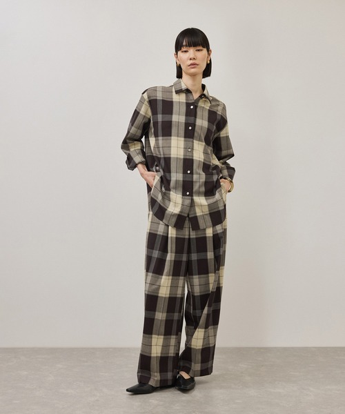 ADAM ET ROPE'(アダムエロペ)の「TWトロチェックシャツ/防シワ(シャツ/ブラウス・レディース・グレー系その他/ブラウン系その他2・FREE)」の6枚目の写真