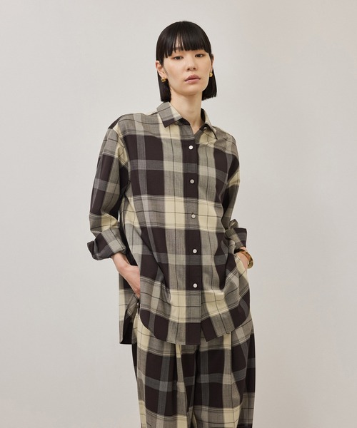 ADAM ET ROPE'(アダムエロペ)の「TWトロチェックシャツ/防シワ(シャツ/ブラウス・レディース・グレー系その他/ブラウン系その他2・FREE)」の7枚目の写真
