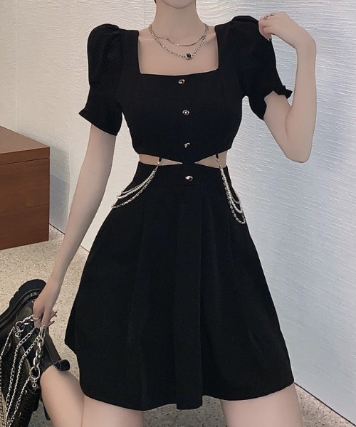 NoBelle(ノベル)の「チェーン付き ウエストカットスクエアネックパフスリーブミニワンピース ワンホン系/財閥系(ワンピース・レディース・ブラック・M)」の8枚目の写真