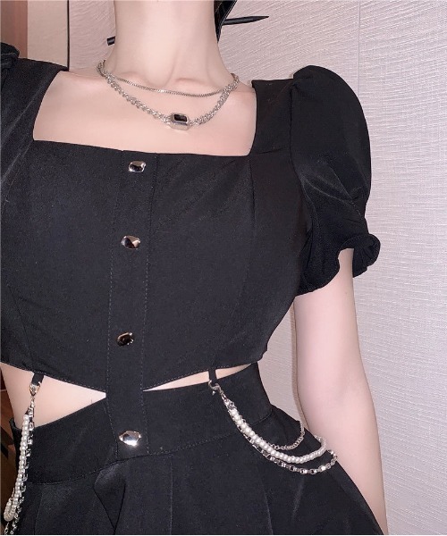NoBelle(ノベル)の「チェーン付き ウエストカットスクエアネックパフスリーブミニワンピース ワンホン系/財閥系(ワンピース・レディース・ブラック・M)」の6枚目の写真