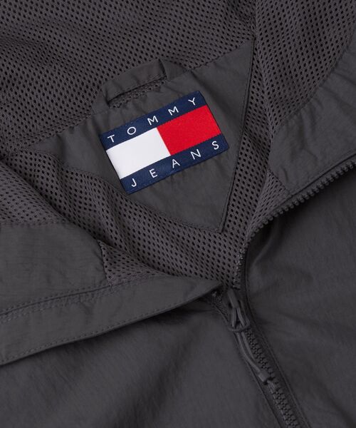 tommy jeans(トミー ジーンズ)の「シカゴパッカブルジャケット(ナイロンジャケット・メンズ・グレー/レッド系6・LARGE/SMALL/MEDIUM)」の6枚目の写真