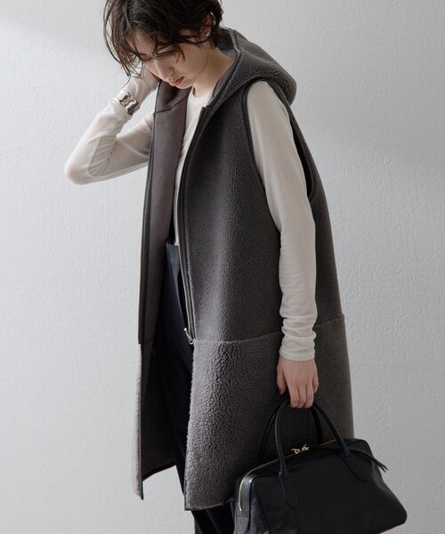 Whim Gazette(ウィムガゼット)の「<WEB限定カラーあり>【THE PAUSE】ボアフードロングジレ(ベスト・レディース・ライトベージュ/ダークブラウン/チャコールグレー・FREE)」の7枚目の写真
