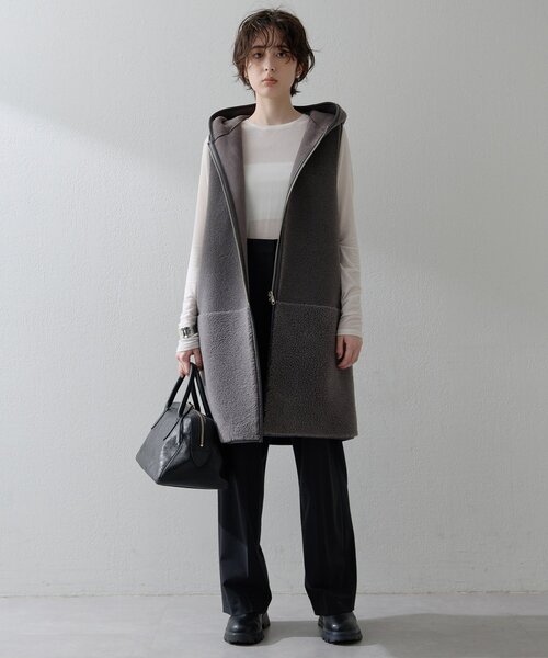 Whim Gazette(ウィムガゼット)の「<WEB限定カラーあり>【THE PAUSE】ボアフードロングジレ(ベスト・レディース・ライトベージュ/ダークブラウン/チャコールグレー・FREE)」の5枚目の写真
