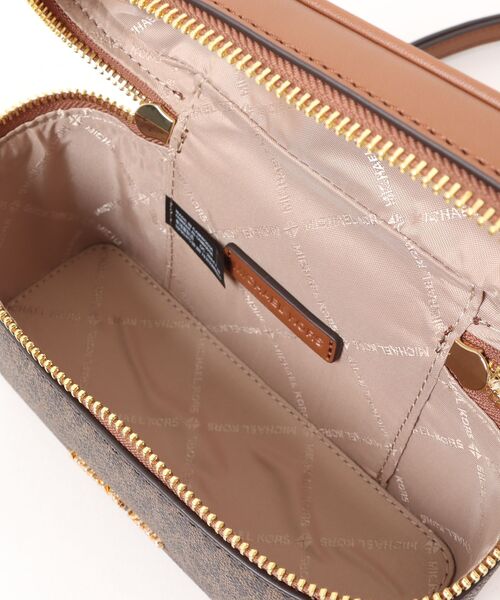 MICHAEL KORS(マイケルコース)の「VIVI ヴァニティ ケース クロスボディバッグ スモール(ショルダーバッグ・レディース・ブラウン・FREE)」の4枚目の写真