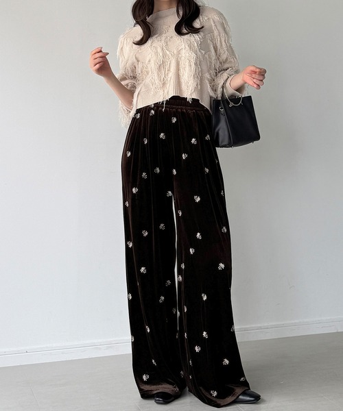 junoah(ジュノア)の「花柄刺繍ベロアイージーパンツ(裏地なし)(その他パンツ・レディース・ブラック/ブラウン/グレー・SMALL/LARGE/MEDIUM)」の6枚目の写真