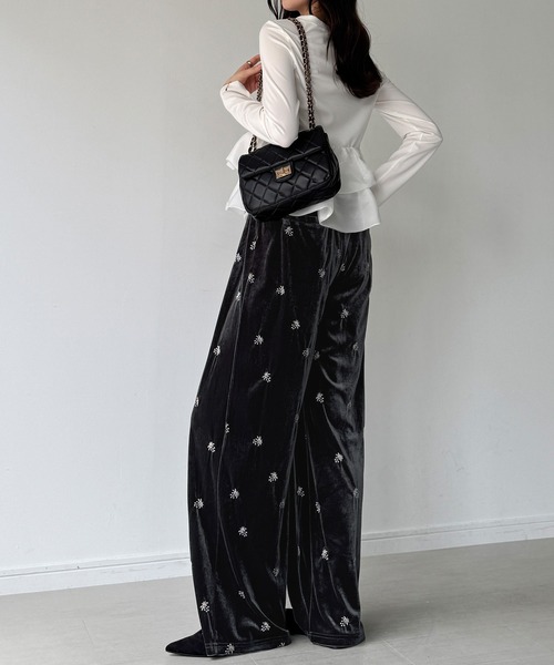 junoah(ジュノア)の「花柄刺繍ベロアイージーパンツ(裏地なし)(その他パンツ・レディース・ブラック/ブラウン/グレー・SMALL/LARGE/MEDIUM)」の9枚目の写真
