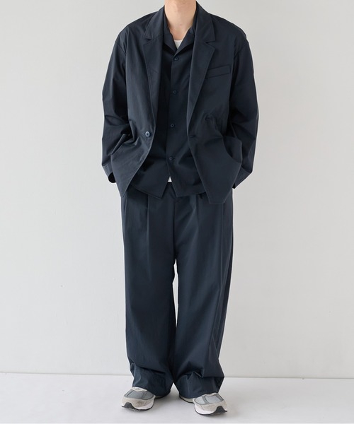 PUBLIC TOKYO(パブリックトウキョウ)の「アポロックコンフォートテーラードジャケット /ストレッチ/ナイロン/接触冷感/UVカット/吸水速乾/防シワ/夏服(テーラードジャケット・メンズ・ダークブラウン/ダークネイビー/ブラック・2/1)」の5枚目の写真