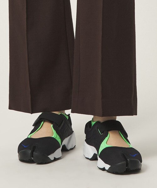 NIKE(ナイキ)の「<NIKE>W AIRRIFT NEO(スニーカー・レディース・ブラック・25cm/22cm/23cm/24cm)」の2枚目の写真