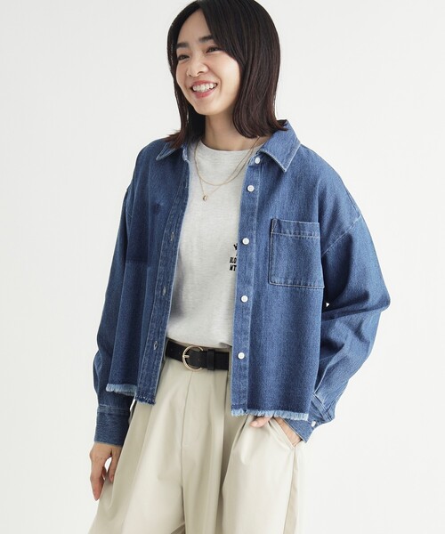HONEYSUCKLE ROSE(ハニーサックルローズ)の「《店舗人気アイテム》デニム加工ショートシャツ(シャツ/ブラウス・レディース・ブルー系その他/サックスブルー・04/05)」の2枚目の写真