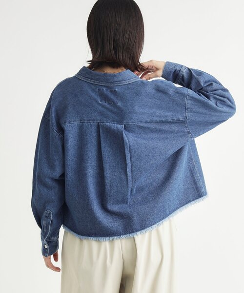 HONEYSUCKLE ROSE(ハニーサックルローズ)の「《店舗人気アイテム》デニム加工ショートシャツ(シャツ/ブラウス・レディース・ブルー系その他/サックスブルー・04/05)」の10枚目の写真