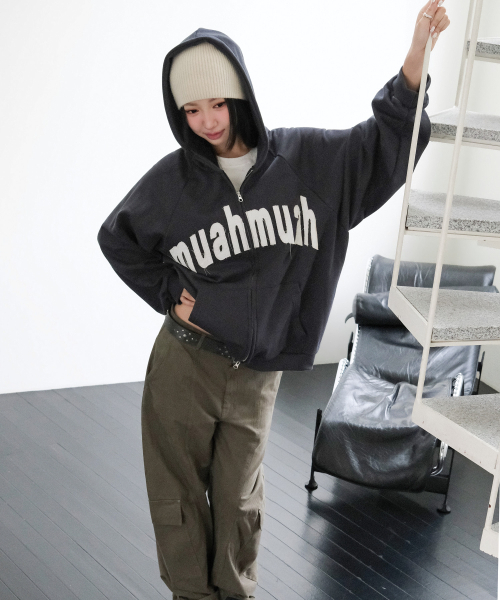 muahmuah（ムーアムーア）の「ヴィンテージ アップリケ MUAH フードジップアップ [チャコール]（パーカー・レディース・その他・FREE）」の16枚目の写真