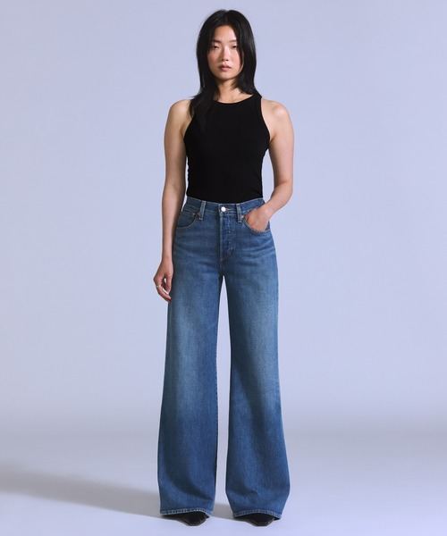 Levi's（リーバイス）の「Levi's/リーバイス BLUETAB(TM) ハイライズ フレアジーンズ（デニムパンツ・レディース・ダークインディゴブルー・26inch/25inch/24inch/23inch/28inch/27inch）」の2枚目の写真