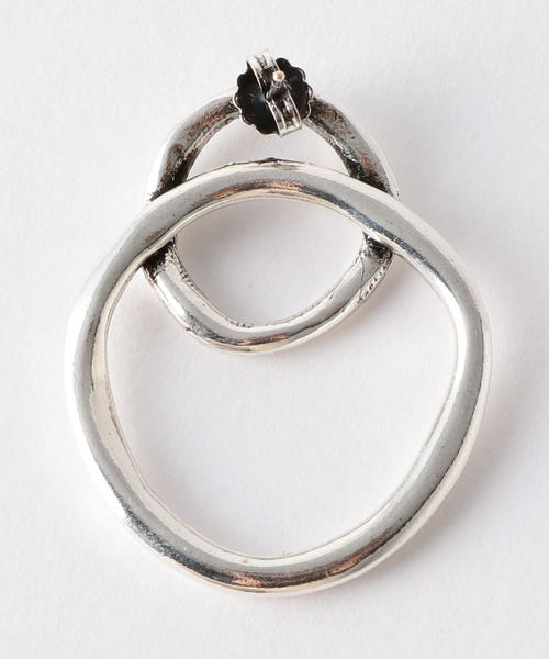 BEAUTY&YOUTH UNITED ARROWS(ビューティーアンドユースユナイテッドアローズ)の「<VELATTI>ダブルサークルピアス ◆(ピアス(両耳用)・レディース・シルバー・FREE)」の4枚目の写真