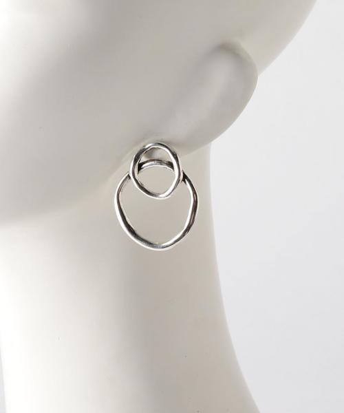 BEAUTY&YOUTH UNITED ARROWS(ビューティーアンドユースユナイテッドアローズ)の「<VELATTI>ダブルサークルピアス ◆(ピアス(両耳用)・レディース・シルバー・FREE)」の3枚目の写真