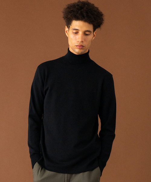 UNITED TOKYO（ユナイテッドトウキョウ）の「Super120's 18Gウォッシャブルタートル（ニット/セーター・メンズ・ブラック/ライトグリーン/マルチ/ネイビー/オフホワイト/レッド/バーガンディー/マスタード/テラコッタ/チャコールグレー・1/2/3）」の3枚目の写真
