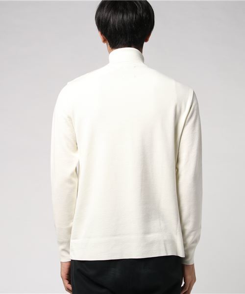 UNITED TOKYO（ユナイテッドトウキョウ）の「Super120's 18Gウォッシャブルタートル（ニット/セーター・メンズ・ブラック/ライトグリーン/マルチ/ネイビー/オフホワイト/レッド/バーガンディー/マスタード/テラコッタ/チャコールグレー・1/2/3）」の15枚目の写真