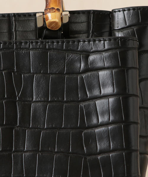 BEAUTY&YOUTH UNITED ARROWS（ビューティーアンドユースユナイテッドアローズ）の「＜LS Scene＞∴バンブーハンドルミニミニショルダーバッグ о（ショルダーバッグ・レディース・ブラック/ブラウン/ダークブラウン/ナチュラル/ダークグリーン・FREE）」の6枚目の写真