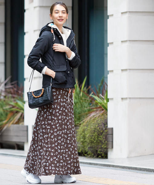 BEAUTY&YOUTH UNITED ARROWS（ビューティーアンドユースユナイテッドアローズ）の「＜LS Scene＞∴バンブーハンドルミニミニショルダーバッグ о（ショルダーバッグ・レディース・ブラック/ブラウン/ダークブラウン/ナチュラル/ダークグリーン・FREE）」の12枚目の写真