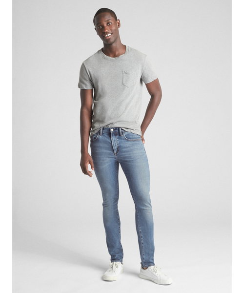 GAP（ギャップ）の「ソフトウェア スキニーフィット ジーンズ（Gapflex）（デニムパンツ・メンズ・ライトインディゴブルー・28W 30L/29W 30L/30W 30L/31W 30L/31W 32L/32W 30L/32W 32L/33W 32L/34W 32L/36W 32L）」の3枚目の写真