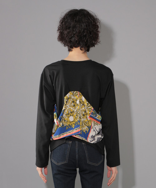 PAGEBOY（ページボーイ）の「スカーフレイヤードプルオーバー（Tシャツ/カットソー・レディース・オフホワイト/ブラック・FREE）」の9枚目の写真