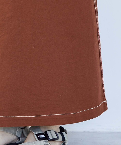 ADAM ET ROPE'(アダムエロペ)の「ステッチワークロングフレアスカート(スカート・レディース・オフホワイト/レンガ・38/36)」の8枚目の写真