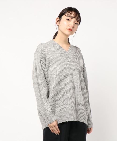 AMERICAN HOLIC(アメリカンホリック)の「フワフワ深Vネックニットプルオーバー*(ニット/セーター・レディース・ネイビー/ピンク/アイボリー/マスタード/グレー系その他/グレー系その他2・M/L)」の3枚目の写真