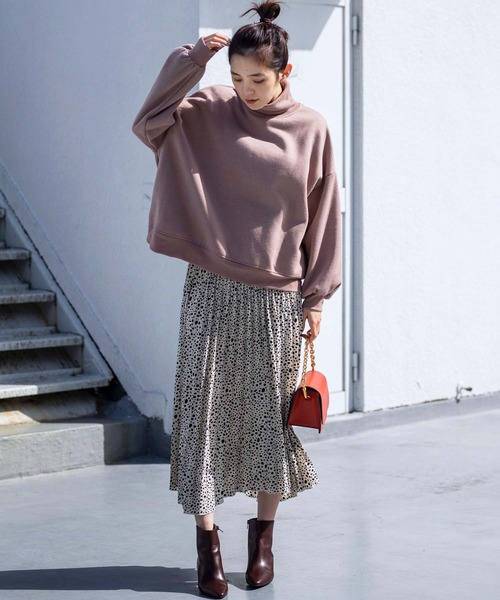 GeeRA(ジーラ)の「裏起毛ハイネックトレーナー(スウェット・レディース・ピンクベージュ/モカ/カーキ・MEDIUM/LARGE/X-LARGE)」の7枚目の写真