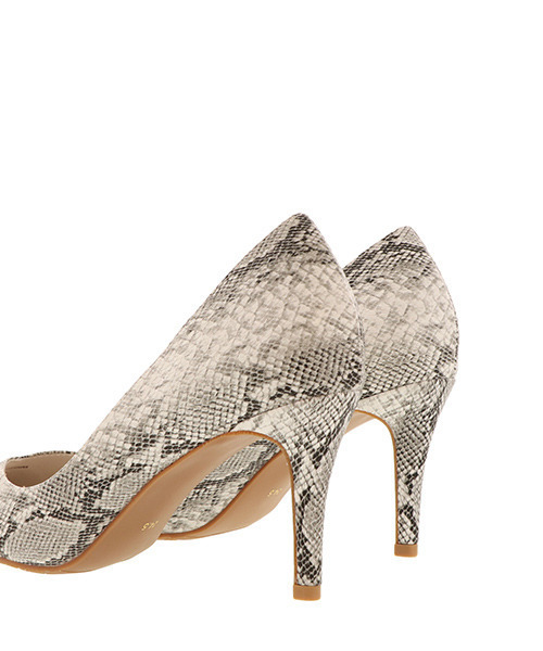 RANDA（ランダ）の「ストレスフリー/Vカットポインテッドトゥパンプス（パンプス・レディース・ホワイト/ブラック/ブルー・23/24/25/25.5/22.5/24.5/23.5/22）」の5枚目の写真