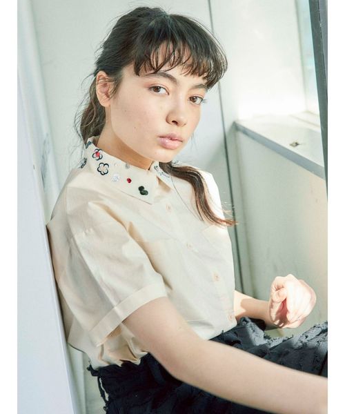 merry jenny(メリージェニー)の「floralスパンコールカラーシャツ(シャツ/ブラウス・レディース・ベージュ/オフホワイト・FREE)」の7枚目の写真