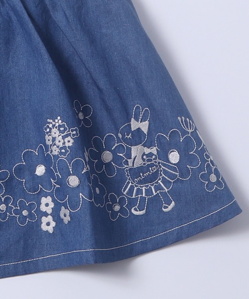 KP（ケーピー）の「デニム素材のジャンパースカート(100-130㎝)（ジャンパースカート・キッズ・ネイビー/ブルー・120cm/110cm/100cm/130cm）」の3枚目の写真