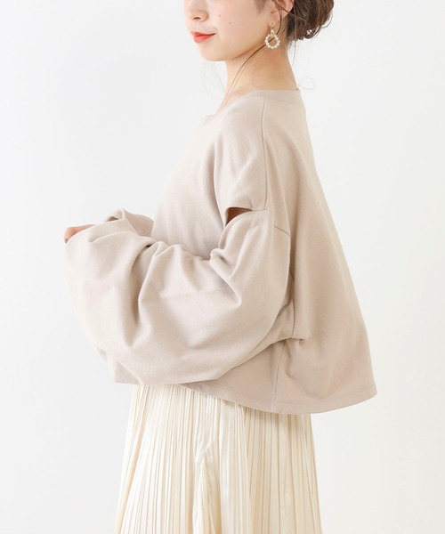 Chico（チコ）の「マルチウェイルーズショートスウェット（スウェット・レディース・チャコールグレー/ライトベージュ/グレイッシュベージュ/ライトカーキ・FREE）」の16枚目の写真