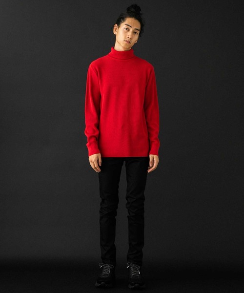 UNITED TOKYO（ユナイテッドトウキョウ）の「畦編みタートルニットセーター/ハイネック（ニット/セーター・メンズ・ホワイト/ブラック/レッド/カーキ・1/2/3）」の5枚目の写真