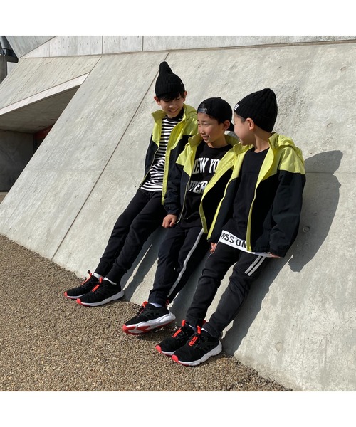 瞬足（シュンソク）の「瞬足/SLBYSYUNSOKU/キッズスニーカー/DSL0140（スニーカー・キッズ・ブラック/グレー/ネイビー/ブラック×ブラック/ナチュラル・20.0cm/22.5cm/17.0cm/24.5cm/22.0cm/18.0cm/25.0cm/24.0cm/21.0cm/19.0cm/23.5cm/21.5cm/23.0cm）」の8枚目の写真