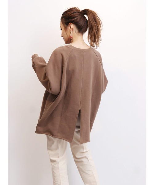 Ungrid(アングリッド)の「バックスリットスウェット(スウェット・レディース・オフホワイト/モカ・マルチサイズ)」の3枚目の写真