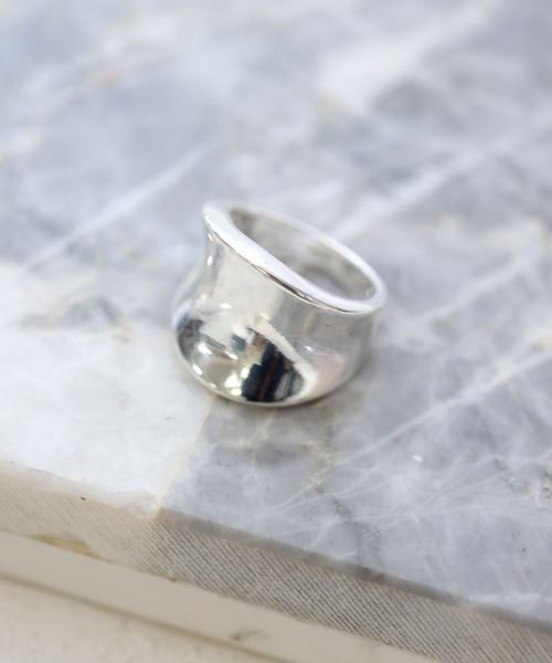 florist（フローリスト）の「【2種展開】ぷっくり×アンティークのシンプルワイドリング　メンズ/レディース兼用（リング・メンズ・シルバー系その他3/ゴールド系その他3/ゴールド系その他2/シルバー系その他2・11号/13号/21号/9号/23号/17号/19号/7号/15号）」の7枚目の写真