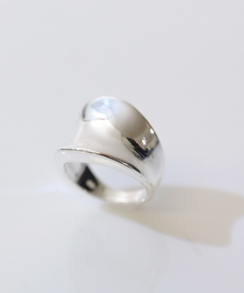 florist（フローリスト）の「【2種展開】ぷっくり×アンティークのシンプルワイドリング　メンズ/レディース兼用（リング・メンズ・シルバー系その他3/ゴールド系その他3/ゴールド系その他2/シルバー系その他2・11号/13号/21号/9号/23号/17号/19号/7号/15号）」の8枚目の写真