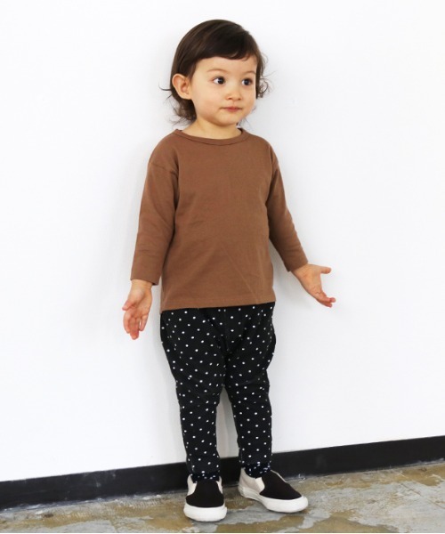quoti use fith（クゥオティ　ユース　フィス）の「ベビーウェーブ ドットロングパンツ（スウェットパンツ・キッズ・ベージュ/ブラック/カーキ・100/110/90/120/130/80）」の7枚目の写真