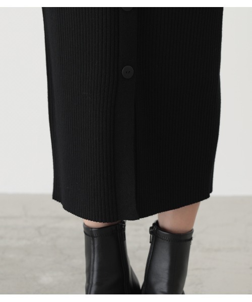 AZUL by moussy（アズールバイマウジー）の「BUTTON RIB TIGHT KNIT SKIRT/ボタンリブタイトニットスカート（スカート・レディース・ライトベージュ/ライトカーキ/ブラック・SMALL/MEDIUM）」の18枚目の写真