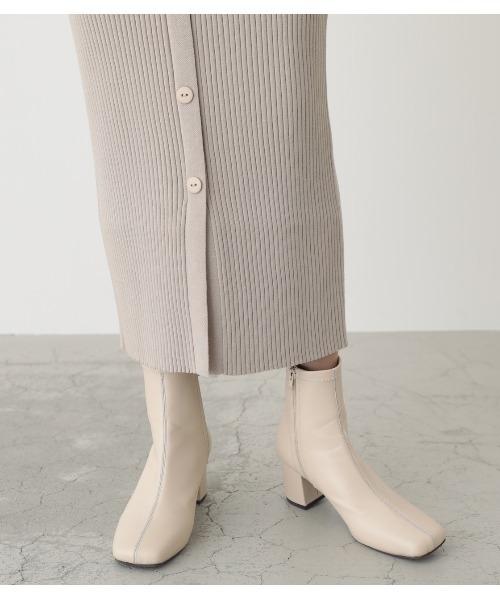 AZUL by moussy（アズールバイマウジー）の「BUTTON RIB TIGHT KNIT SKIRT/ボタンリブタイトニットスカート（スカート・レディース・ライトベージュ/ライトカーキ/ブラック・SMALL/MEDIUM）」の12枚目の写真