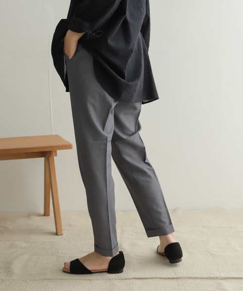 URBAN RESEARCH DOORS(アーバンリサーチドアーズ)の「ストレッチテーパードイージーパンツ(その他パンツ・レディース・ブラック/ネイビー/グレー系その他・38/36/34)」の4枚目の写真