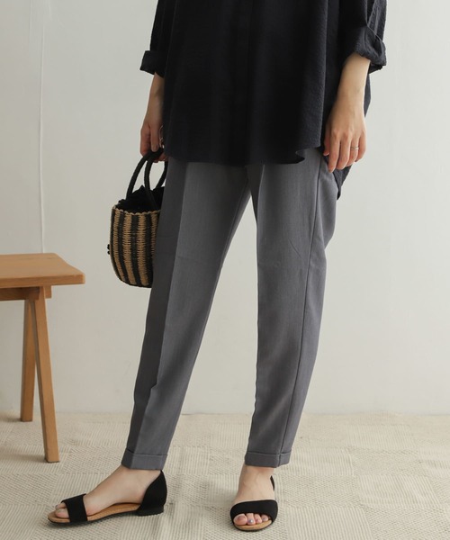 URBAN RESEARCH DOORS(アーバンリサーチドアーズ)の「ストレッチテーパードイージーパンツ(その他パンツ・レディース・ブラック/ネイビー/グレー系その他・38/36/34)」の5枚目の写真