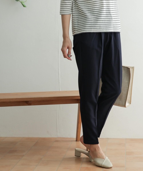 URBAN RESEARCH DOORS(アーバンリサーチドアーズ)の「ストレッチテーパードイージーパンツ(その他パンツ・レディース・ブラック/ネイビー/グレー系その他・38/36/34)」の11枚目の写真