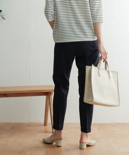 URBAN RESEARCH DOORS(アーバンリサーチドアーズ)の「ストレッチテーパードイージーパンツ(その他パンツ・レディース・ブラック/ネイビー/グレー系その他・38/36/34)」の12枚目の写真