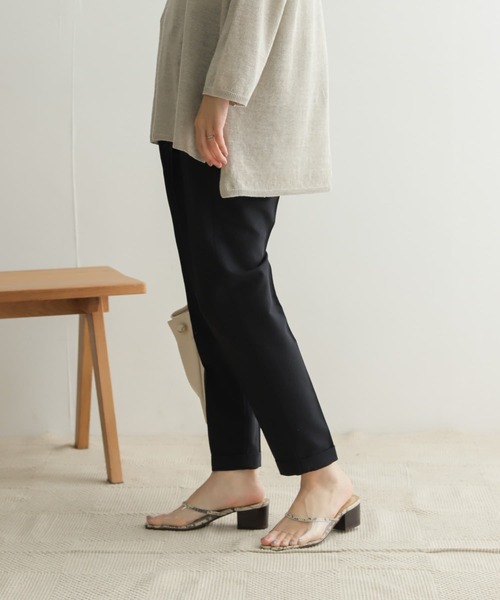 URBAN RESEARCH DOORS(アーバンリサーチドアーズ)の「ストレッチテーパードイージーパンツ(その他パンツ・レディース・ブラック/ネイビー/グレー系その他・38/36/34)」の21枚目の写真
