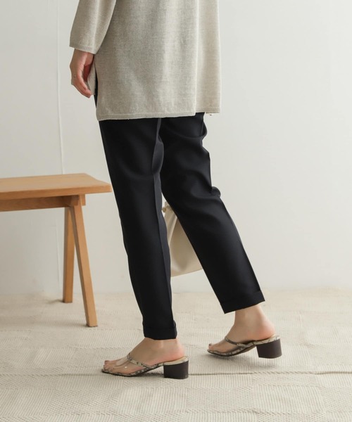 URBAN RESEARCH DOORS(アーバンリサーチドアーズ)の「ストレッチテーパードイージーパンツ(その他パンツ・レディース・ブラック/ネイビー/グレー系その他・38/36/34)」の22枚目の写真