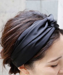 colleca la（コレカラ）の「サテンヘアターバン（ヘアバンド）」