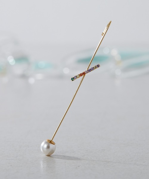 ear PAPILLONNER（イアパピヨネ）の「(WEB限定カラー有り)イヤーラップピアス（ピアス（片耳用）・レディース・ゴールド系その他/ホワイト×シルバー/ホワイト×ゴールド/ゴールド系その他2・ONE SIZE）」の4枚目の写真