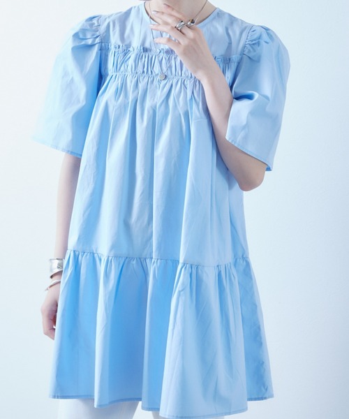 ECRIRE(エクリール)の「ギャザーフレアチュニック(チュニック・レディース・ベージュ/グリーン/ブルー/オフホワイト・フリー)」の4枚目の写真