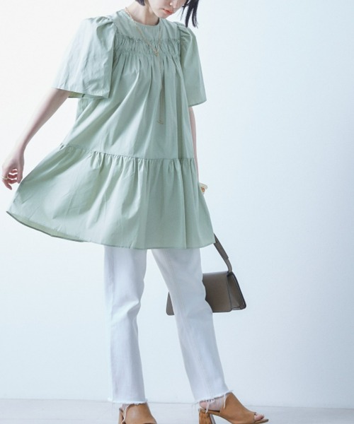 ECRIRE(エクリール)の「ギャザーフレアチュニック(チュニック・レディース・ベージュ/グリーン/ブルー/オフホワイト・フリー)」の3枚目の写真